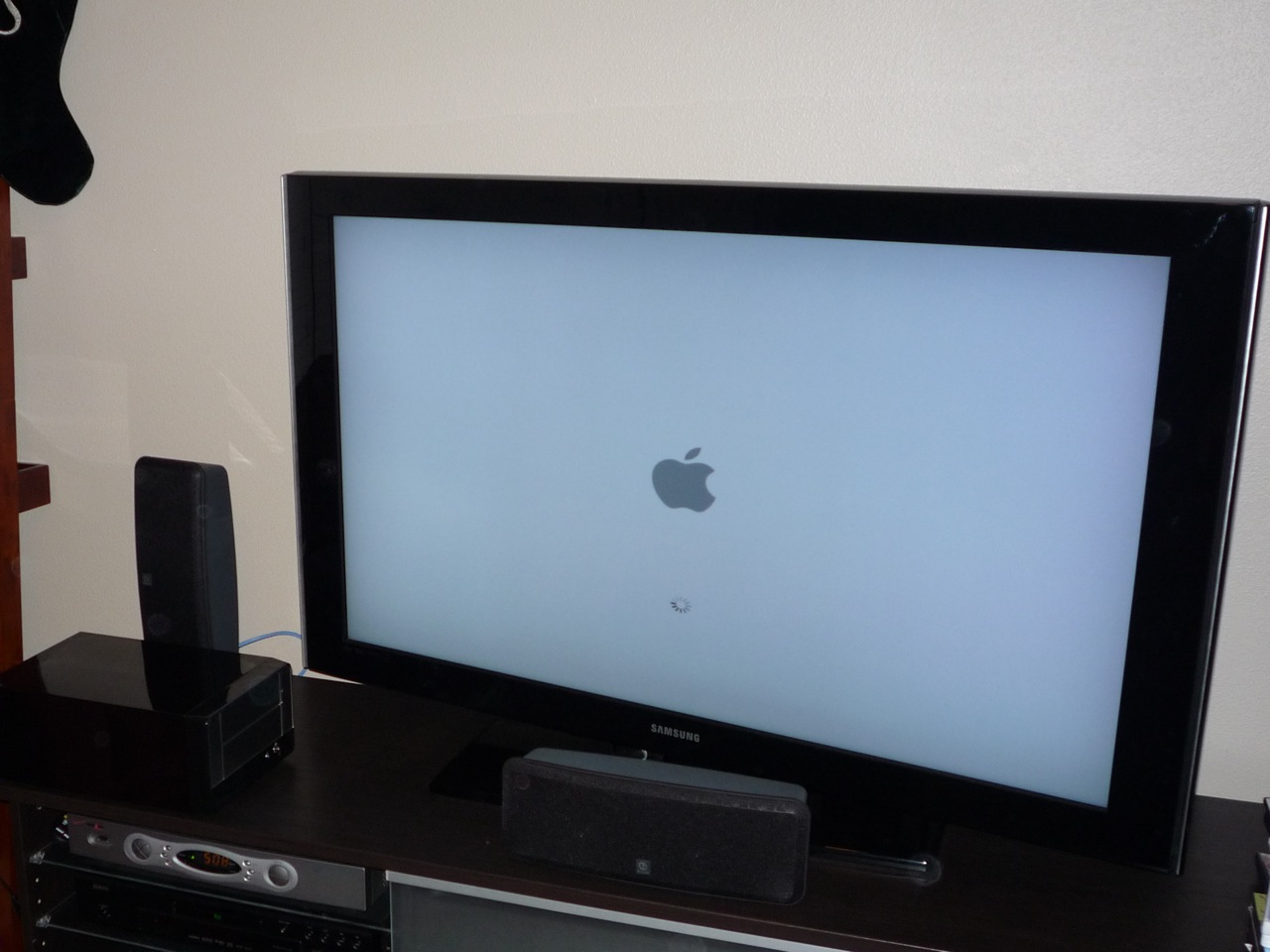 The Hackintosh booting Mac OS X on a television